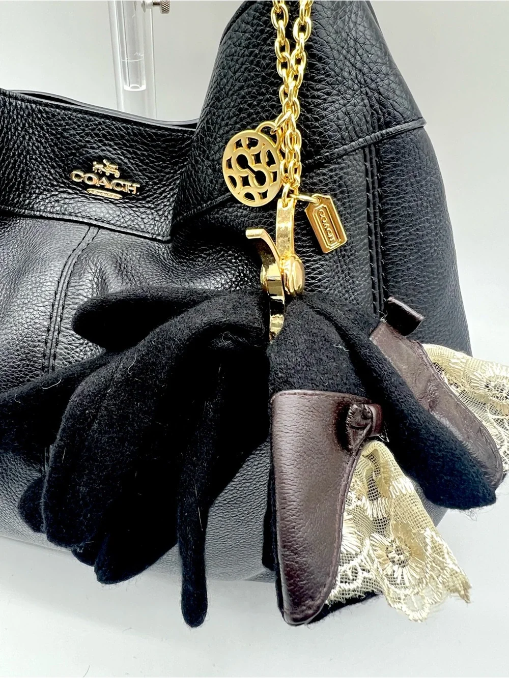 Coach Gold Signature C Glove Holder Key Ring Bag Charm Chain Clip & Dust Bag